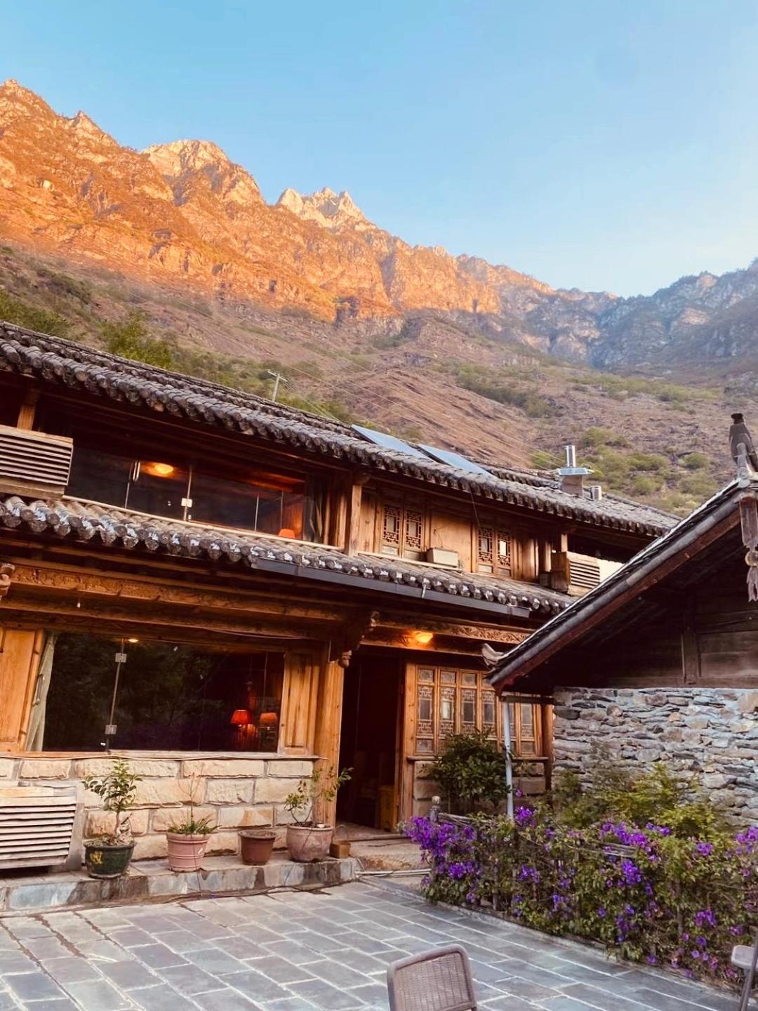 Tiger Leaping Gorge Sean'S Spring Guesthouse Shangri-La Exterior photo