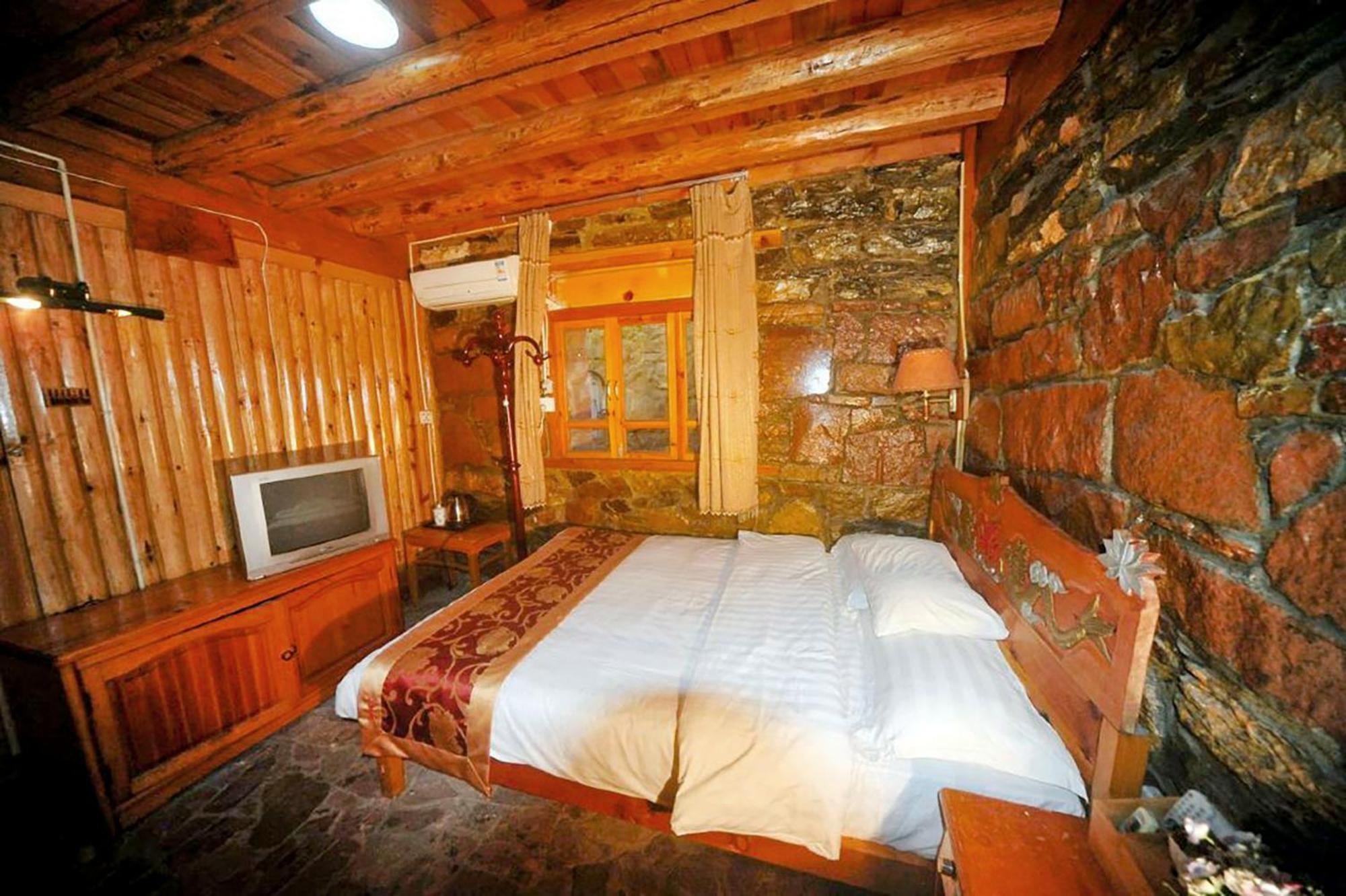 Tiger Leaping Gorge Sean'S Spring Guesthouse Shangri-La Room photo