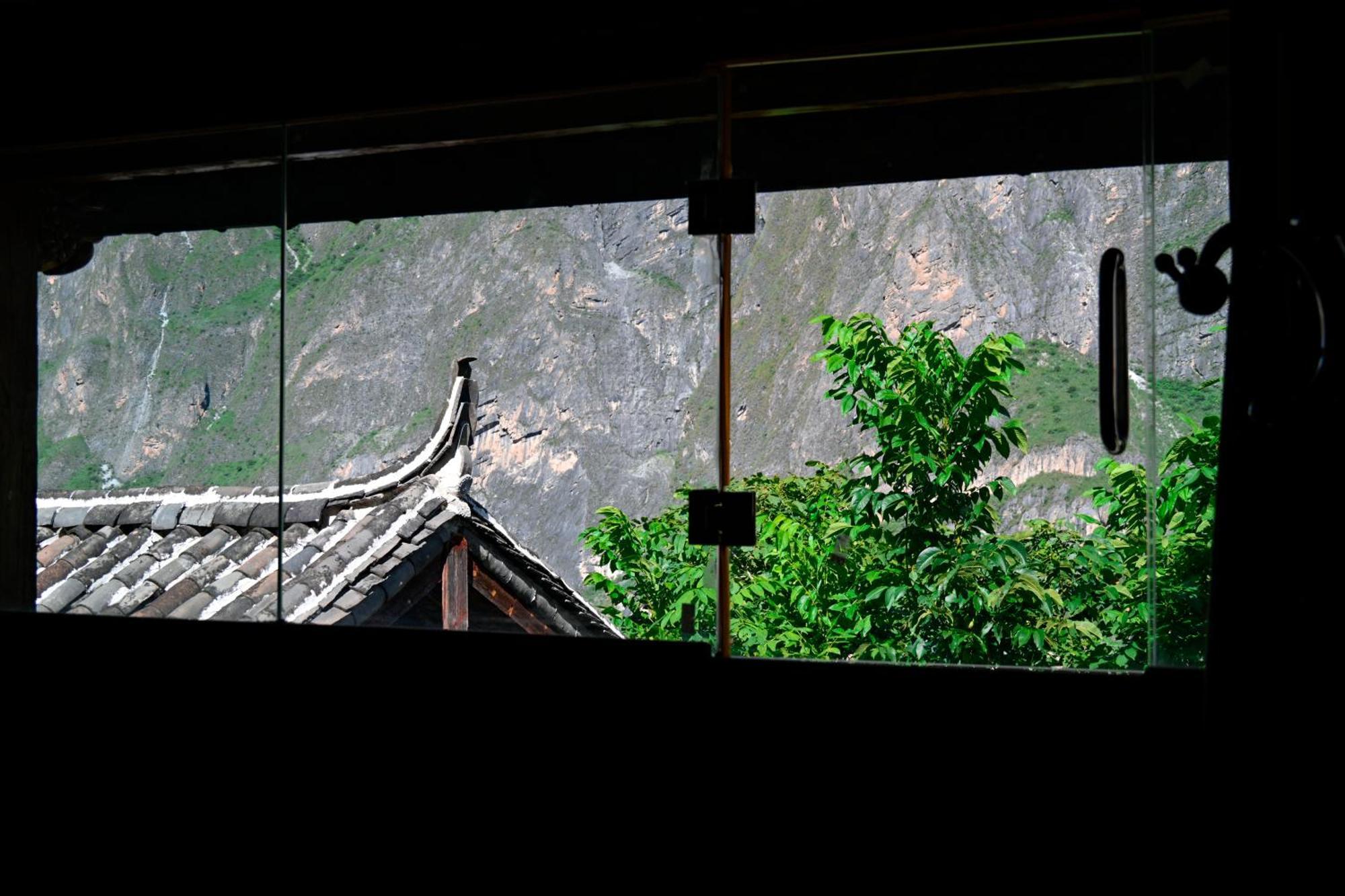 Tiger Leaping Gorge Sean'S Spring Guesthouse Shangri-La Room photo