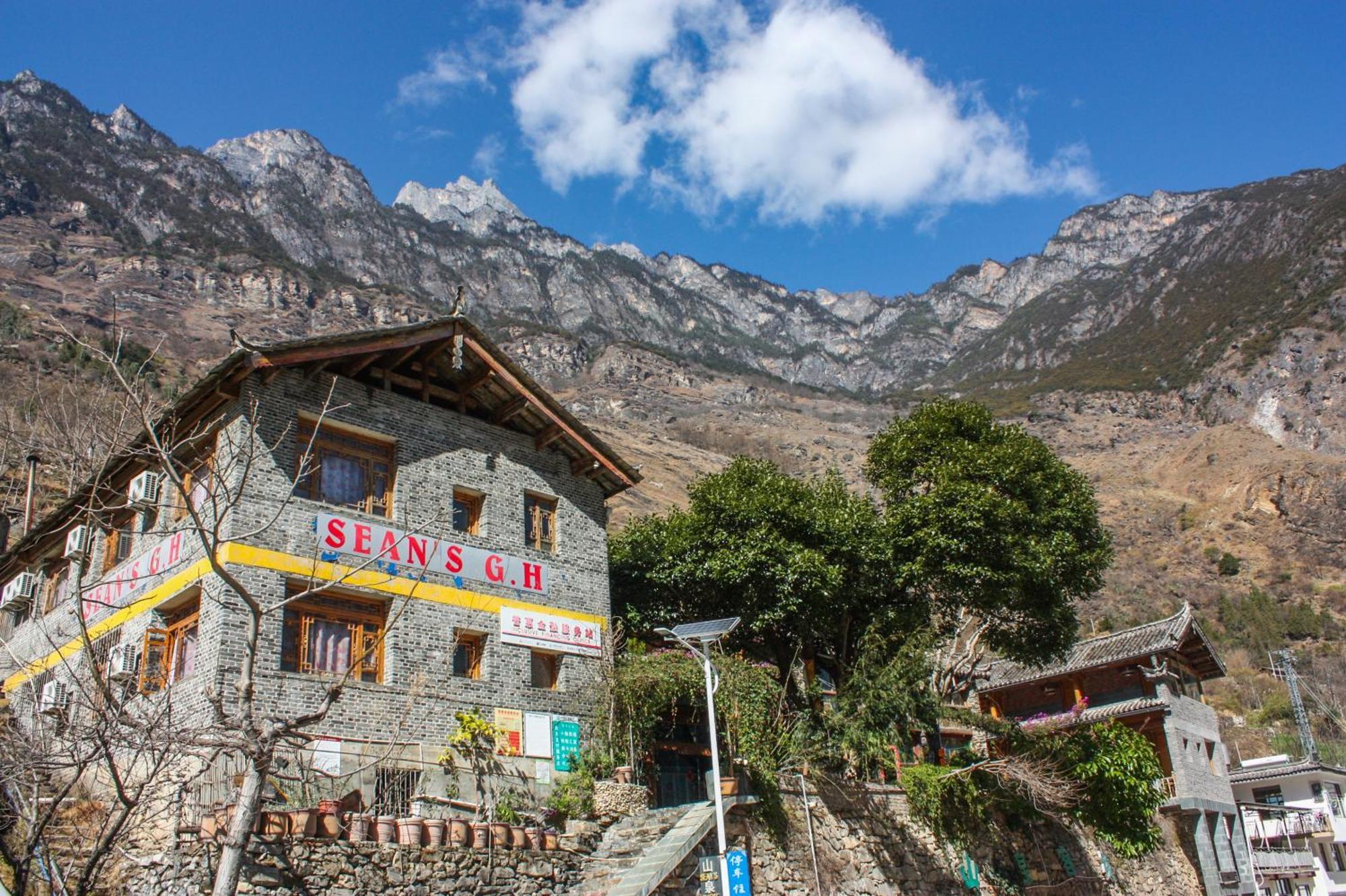 Tiger Leaping Gorge Sean'S Spring Guesthouse Shangri-La Exterior photo